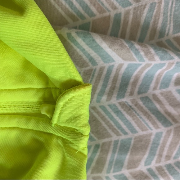 Nike Dry Fit bright neon yellow running top - Picture 8 of 8